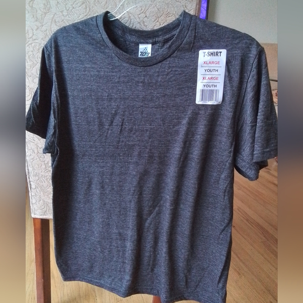 Charcoal grey tee